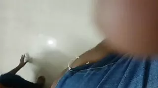 豐滿的女人騎著她媽的公雞