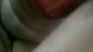 莫妮卡泥濘的毛絨橡膠雞巴獨奏