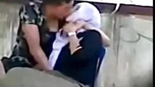 在完全黑暗中肆虐性慾淫蕩的情侶