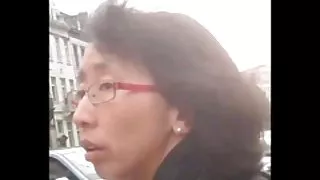 黑色郵票在她丈夫面前油炸美女