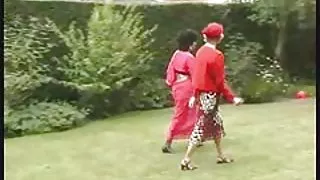 在星空下的街道上戀愛中的情侶令人難忘的性愛