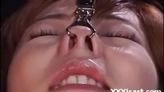 頑皮的寶貝喝了伏特加，手淫