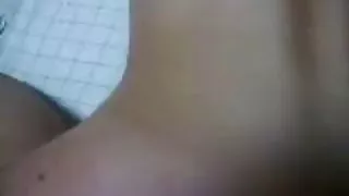拉斯伸展她的光頭洞