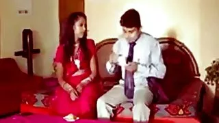 在一個荒涼的海灘上一對淫蕩夫婦的酷性