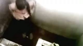 年輕的女同性戀者在一位老導師的監督下互相舔pu