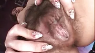粗糙的腳拳交和一堆冰淇淋在洞裡