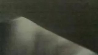 金發女郎高興地吸吮公雞