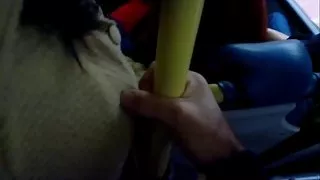 性感的帕特麗斯轉過身來，讓自己達到了高潮